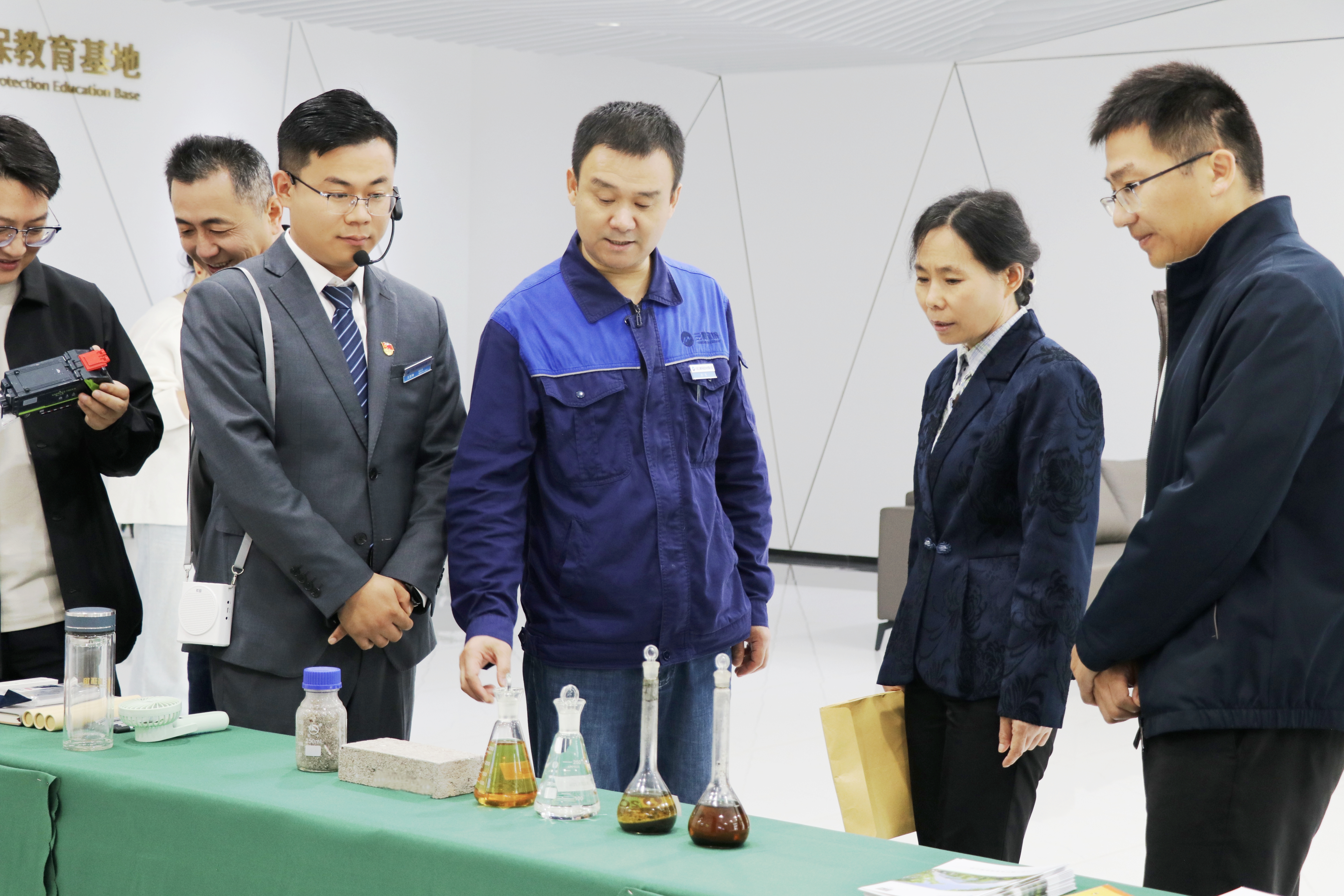 10月17日，安徽省生態環境廳調研六安三峰公司 為環保教育基地注入新動能.jpg